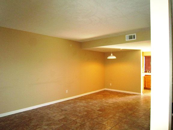 3rd image of 2518 White Oak Pl Unit C