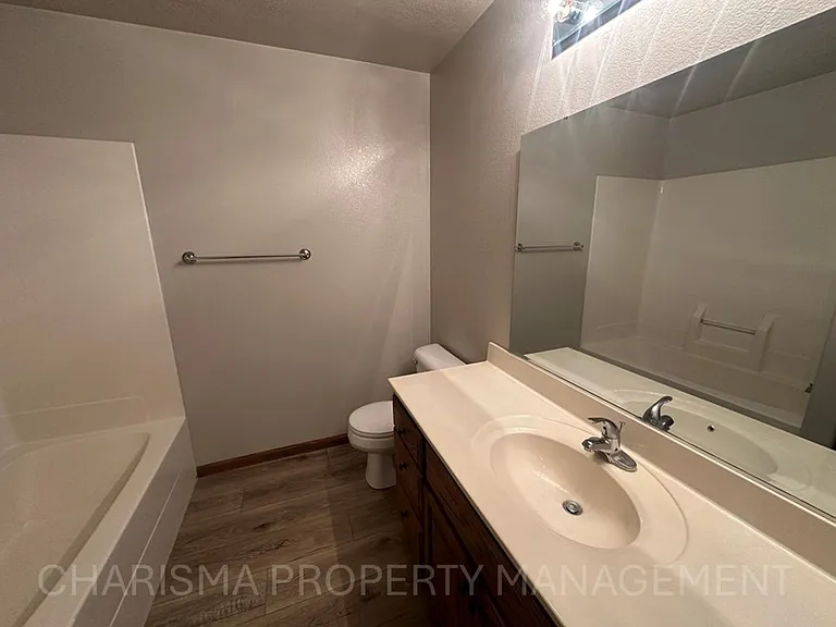 403 N 9th Ave — Photo 24