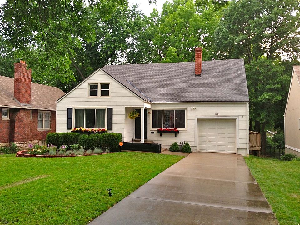 Brand new roof and gutters!