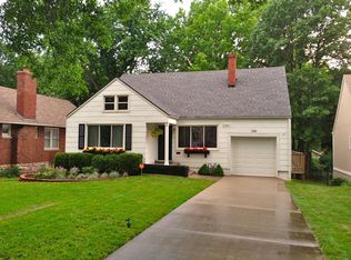 7916 Ward Parkway Plz, Kansas City, MO 64114