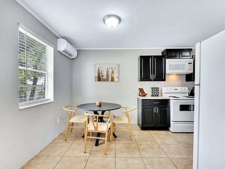 415 S Hyer Ave #A — Photo 8