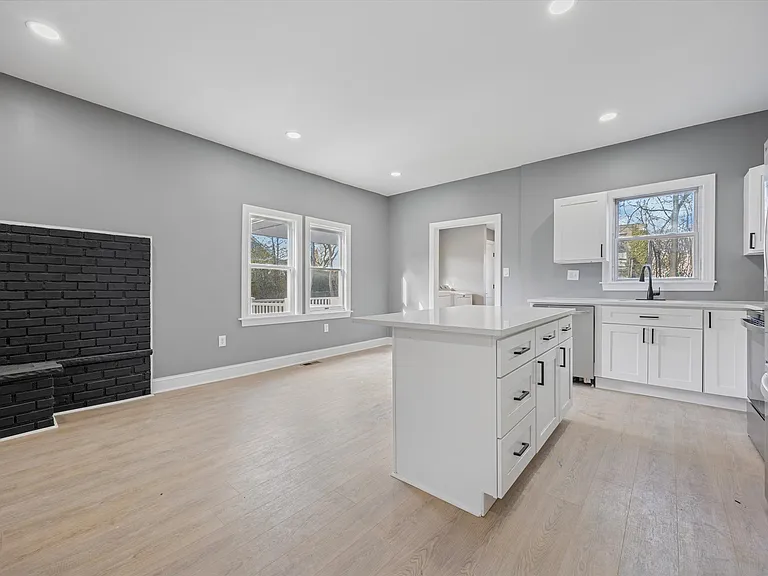 523 W Glenside Ave — Photo 5