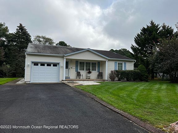 2nd image of 9 Oxford Drive