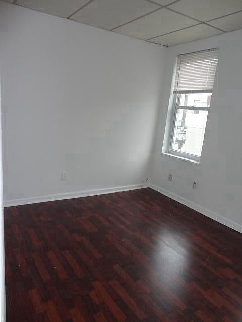 2nd image of 2454 S Darien St