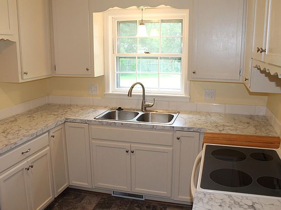 4th image of 8506 Walmer St