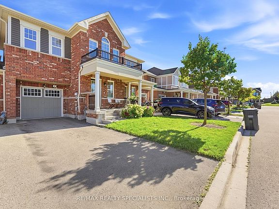 2nd image of 7 Leblanc Cres