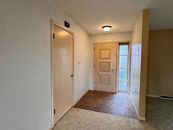 2nd image of 708 Jamie Ln