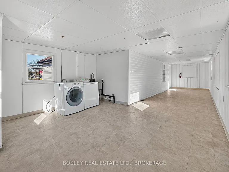 242 Mary St #10 — Photo 11