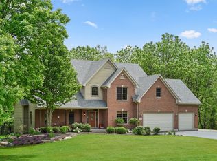 10910 Hill Crest Ln, Marengo, IL 60152