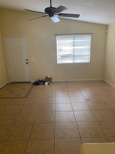 3 bed, 1377 sqft, $1,895 — Photo 3