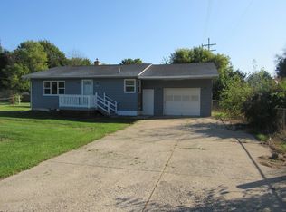 308 Bluff St, Buchanan, MI 49107