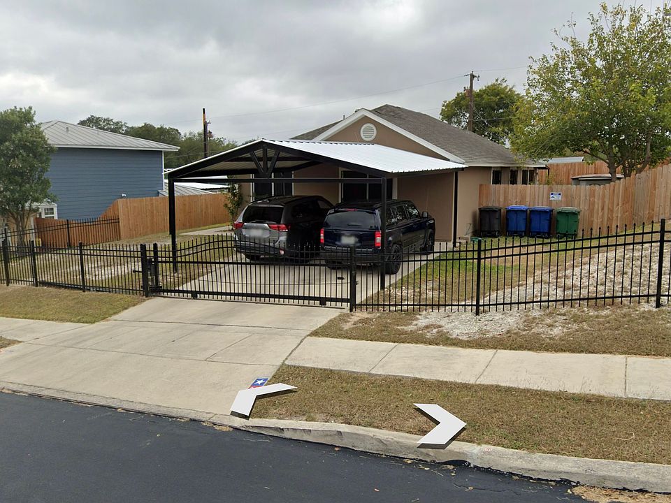 1st image of 2707 Lake Louise Dr