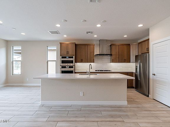 4th image of 330 E CITRUS HOLLOW Way