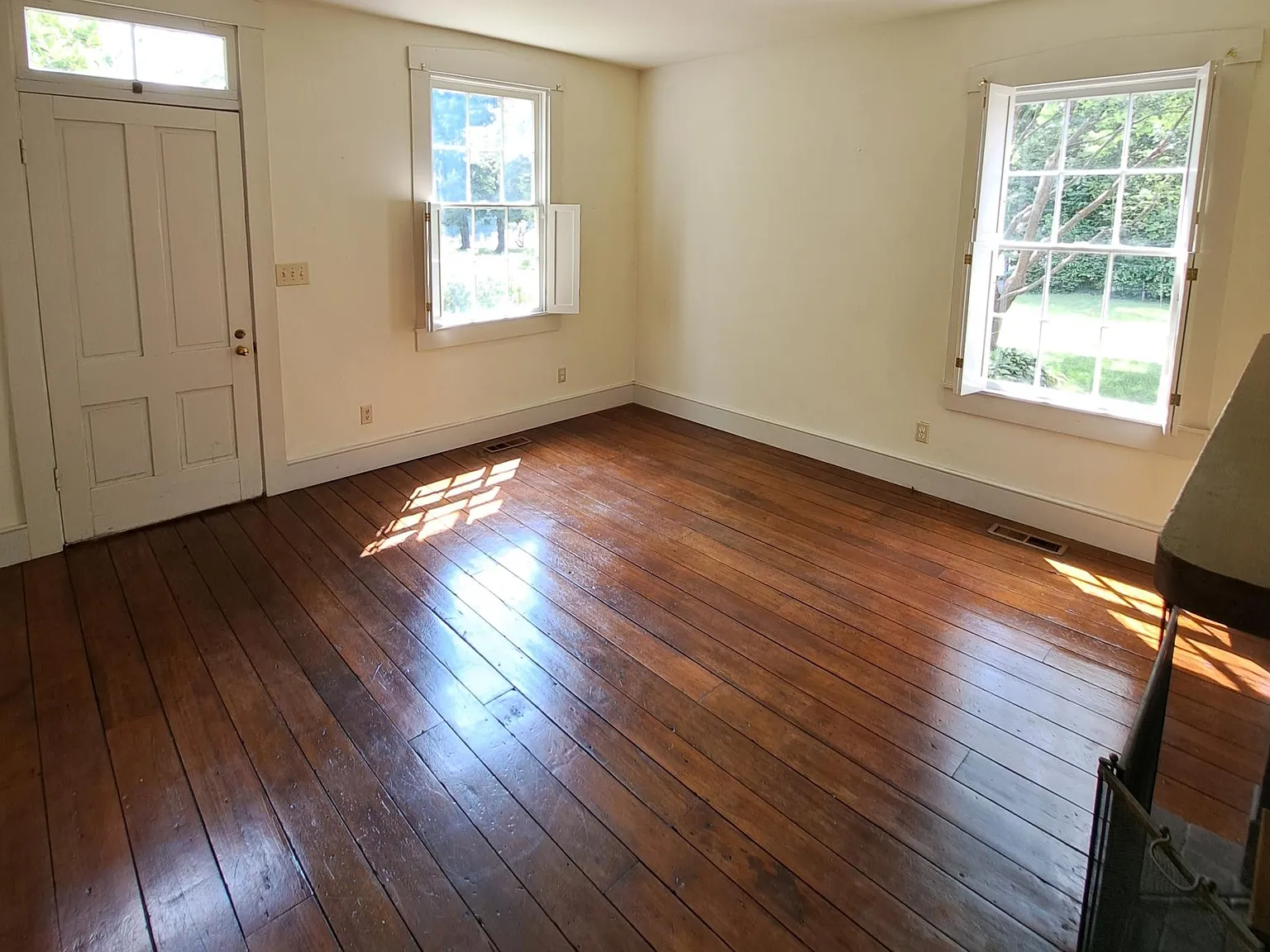 1 bed, 827 sqft, $1,195 — Photo 2