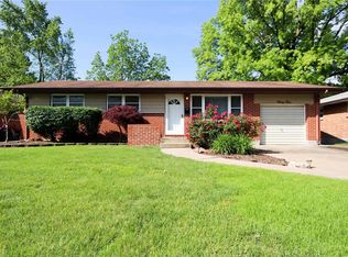 34 Flamingo Dr, Hazelwood, MO