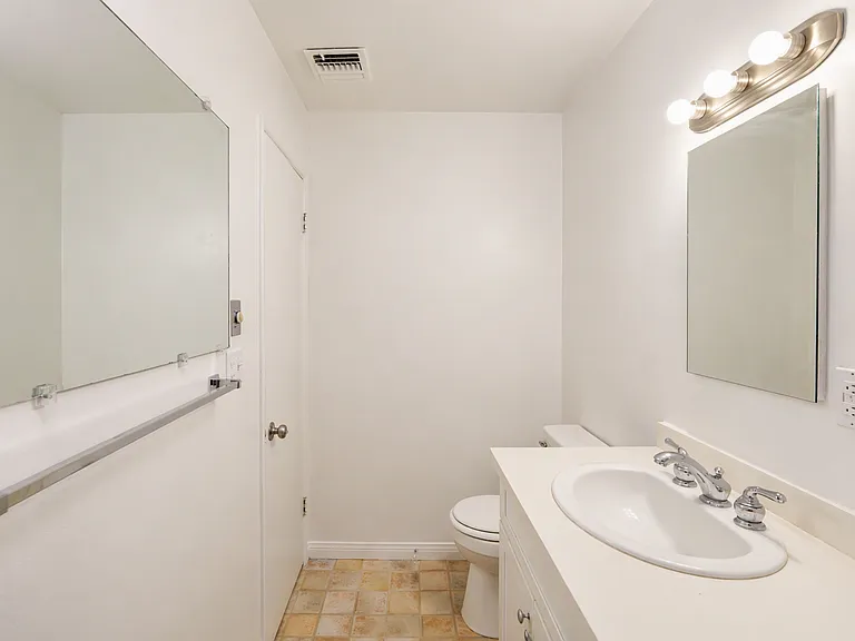 220 Lilac Ct — Photo 35