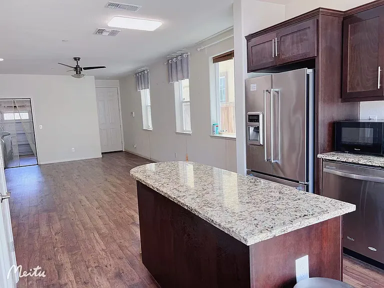 3275 Milton Jenson Way — Photo 4