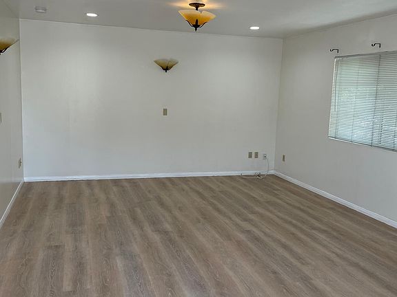 2nd image of 521 W Lexington Dr Unit A