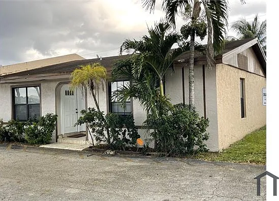 3 bed, 1300 sqft, $2,895 — Photo 2