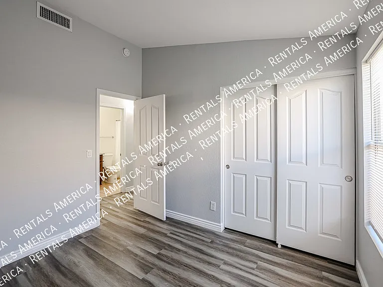3930 E Harvard Ave — Photo 21