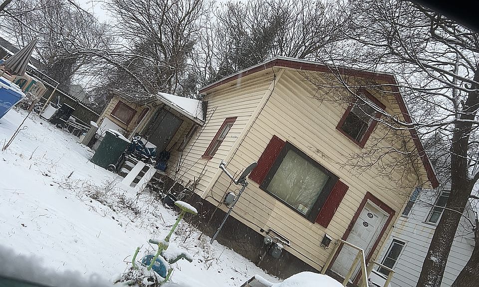 2nd image of 47 Walnut St
