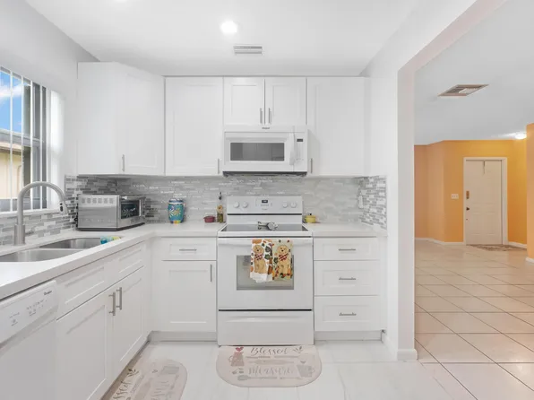3305 Silver Buttonwood Drive, Greenacres, FL 33463