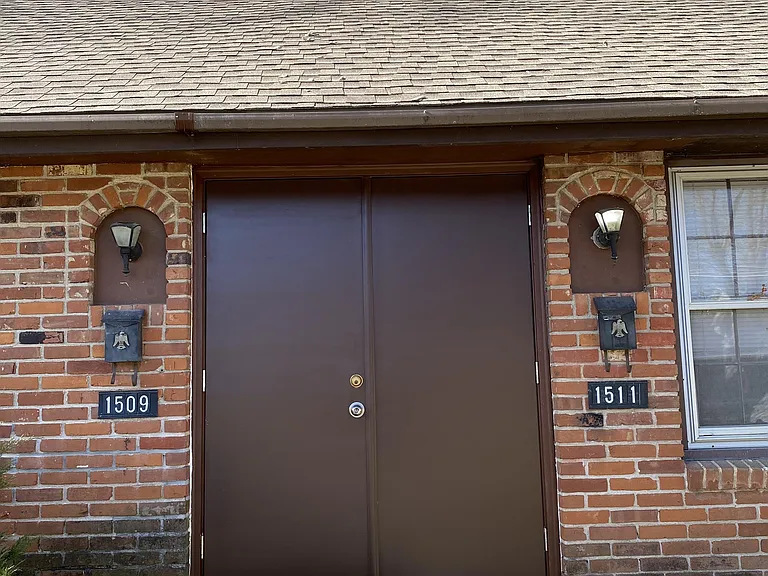 1509-1511 W College Ter — Photo 12