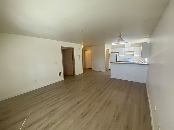 5th image of 2113 N 107th St APT 401