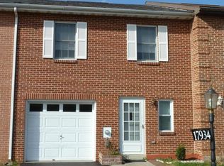 17934 Clubhouse Dr, Hagerstown, MD 21740