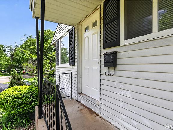4th image of 10247 Valley Dr
