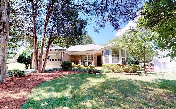 3rd image of 6811 Pin Oak Ct
