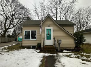 428 W Oak St, Fremont, MI 49412