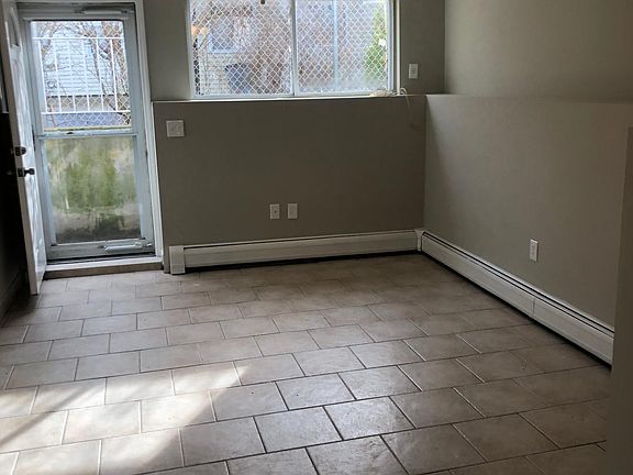 3rd image of 14 Bedell Ave