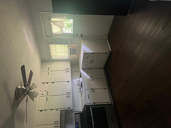 5th image of 319 Clifton Ter #319B
