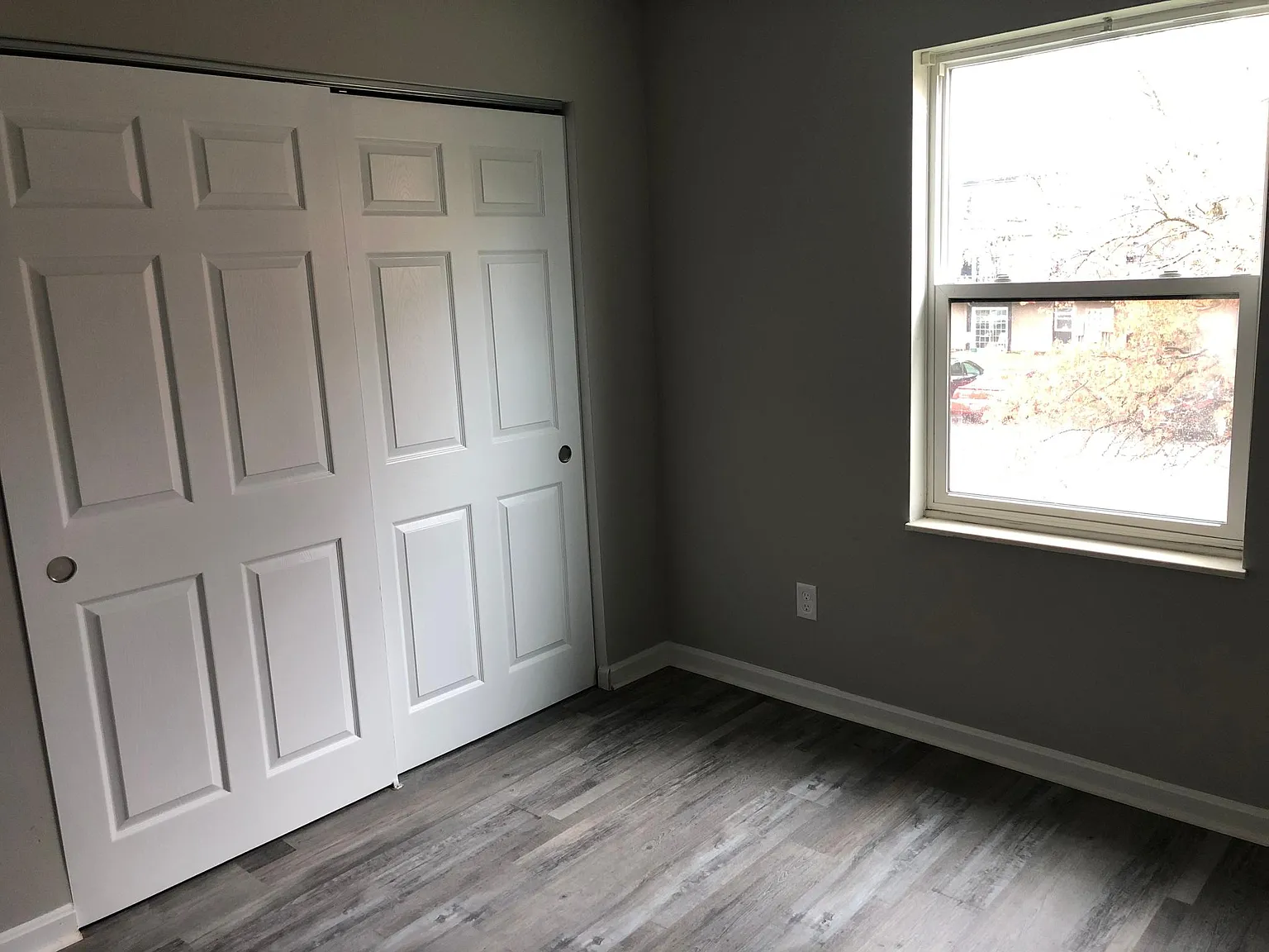 2 bed, 1.5 bath, 930 sqft, $1,300 — Photo 2