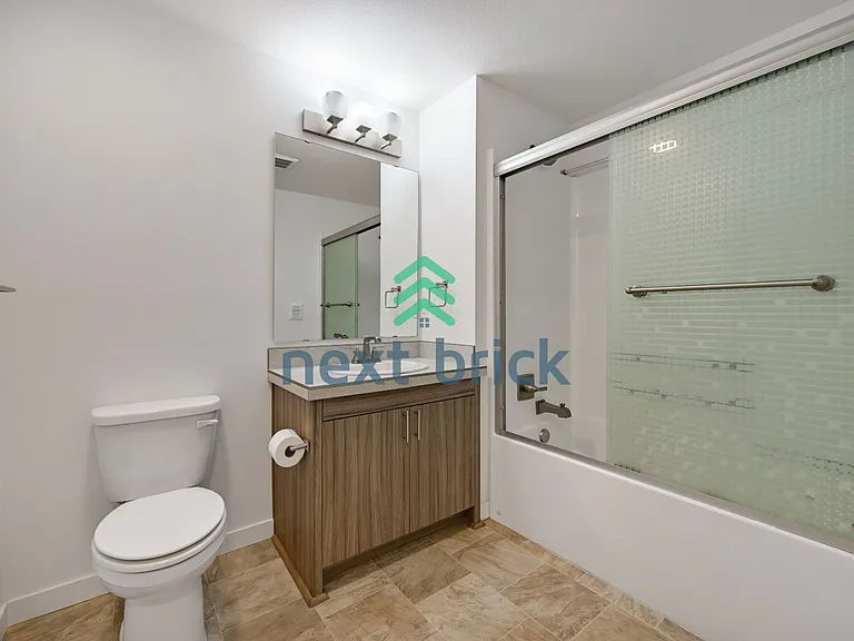 1438 158th Ct NE — Photo 15