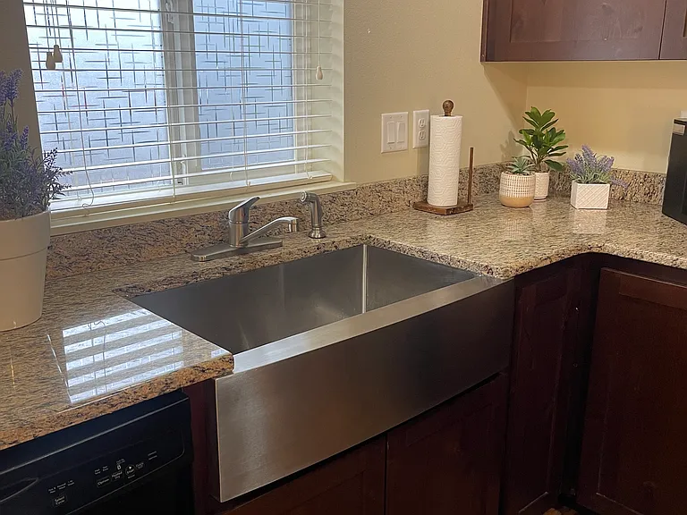 Windward Place Apartments — Photo 9