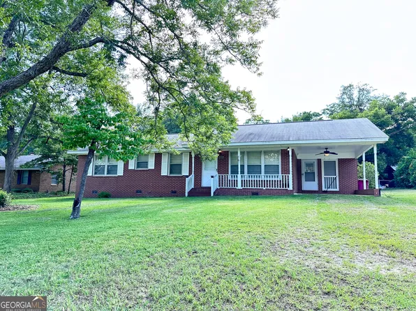 70 S Jackson Ave, Mc Rae Helena, GA 31037
