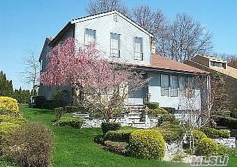 1st image of 43 Crest Hollow Ln