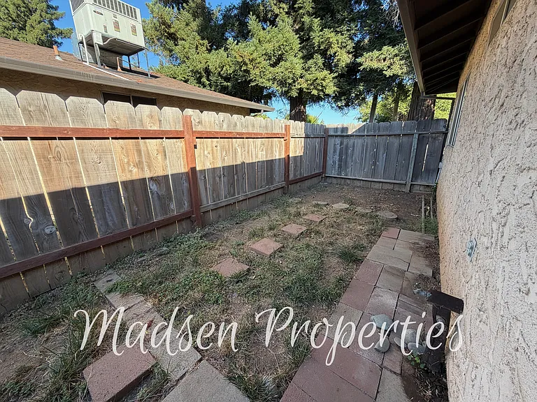 205 W Lassen Ave #12 — Photo 14