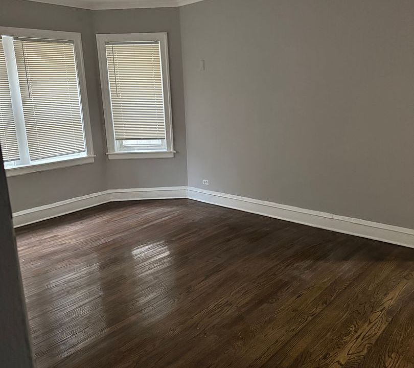 1st image of 6322 N Albany Ave #6326-1E