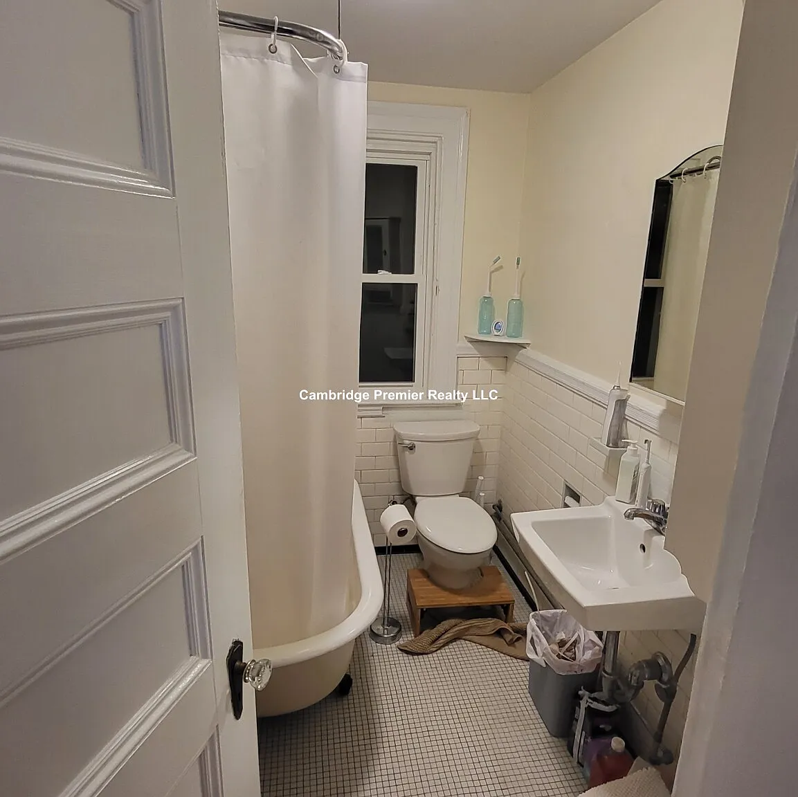 2 bed, 850 sqft, $3,300 — Photo 2