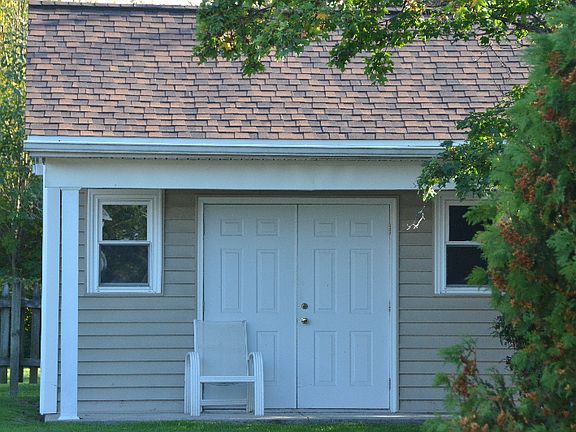 2nd image of 8935 Candlewood Ln