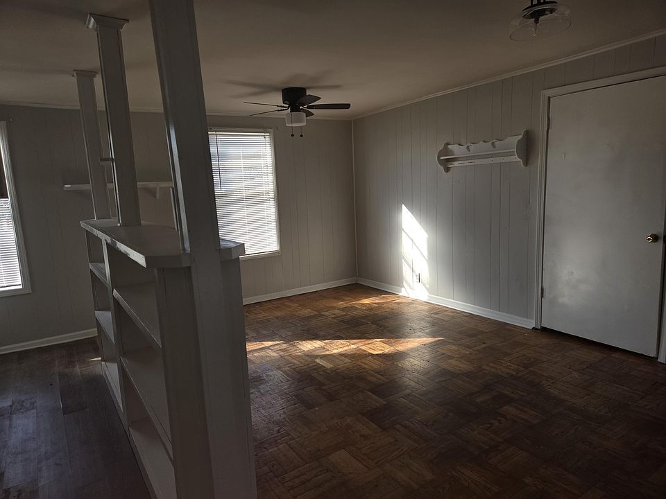 2nd image of 1239 Agnes Pl #8
