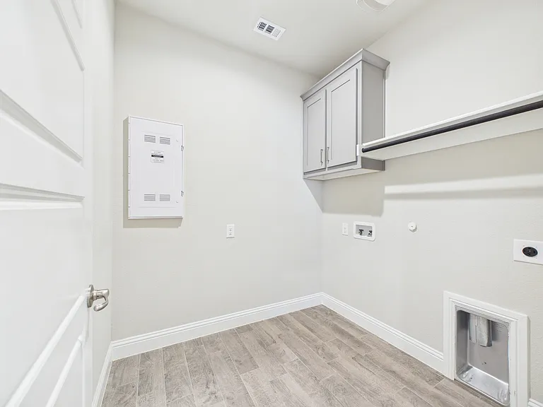 2304 Blackcap St — Photo 36