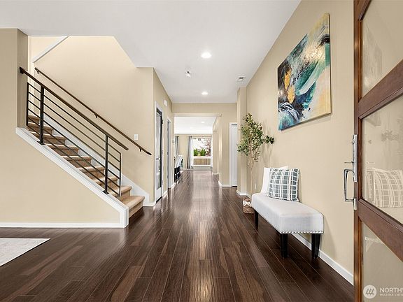 2nd image of 732 SE 11th Street