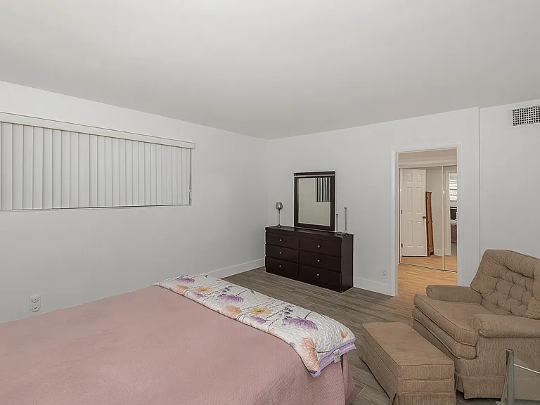 1333 E Hallandale Beach Blvd #101 — Photo 17