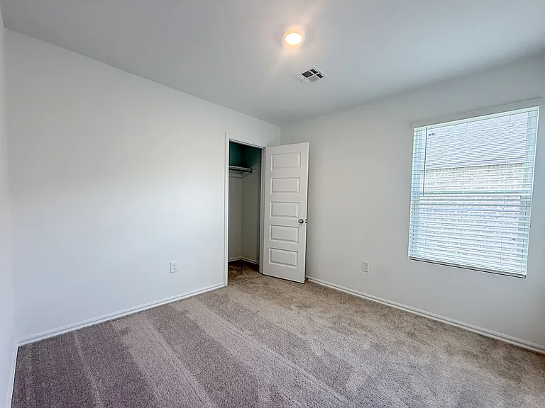 16309 Harvester Dr — Photo 26