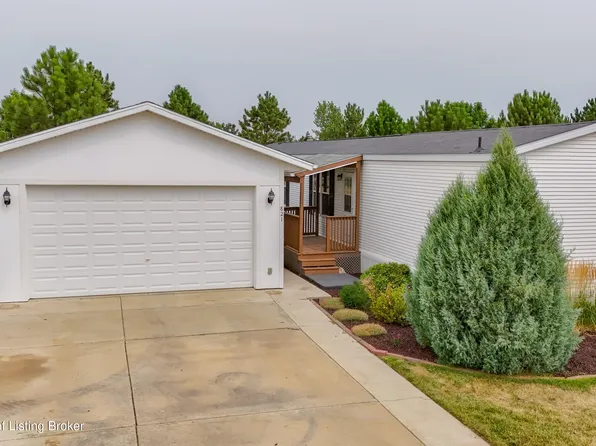 821 Chestnut Ln, Dickinson, ND 58601