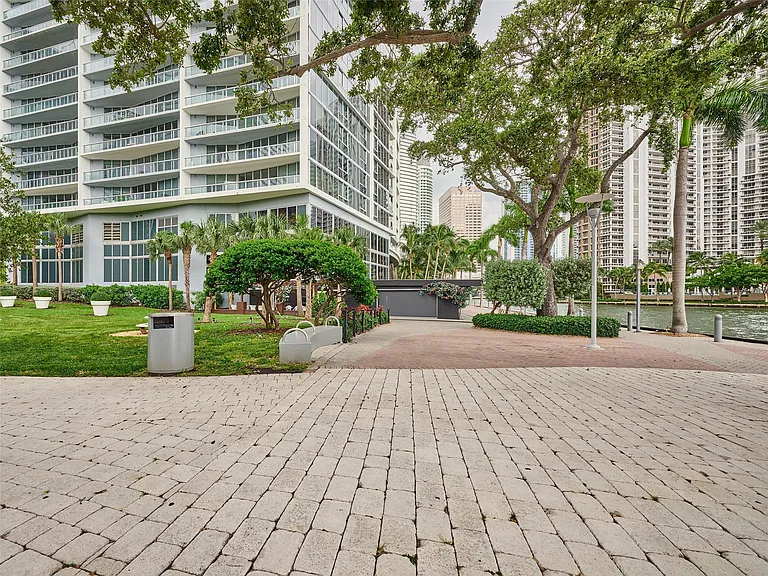 495 Brickell Ave #4506 — Photo 9